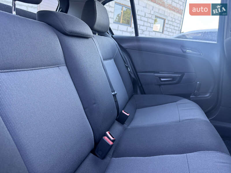 Хэтчбек Opel Astra 2006 в Звенигородке фото 47 Хэтчбек Opel Astra 2006 в Звенигородке