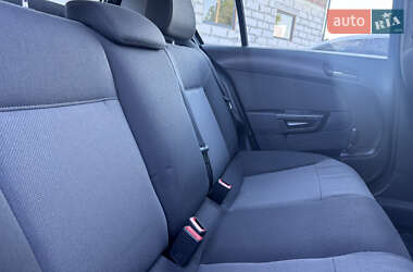 Хетчбек Opel Astra 2006 в 