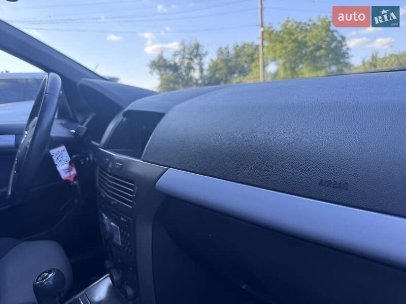 Хэтчбек Opel Astra 2006 в Звенигородке фото 56 Хэтчбек Opel Astra 2006 в Звенигородке
