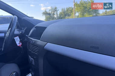 Хетчбек Opel Astra 2006 в 