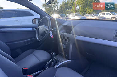 Хетчбек Opel Astra 2006 в 
