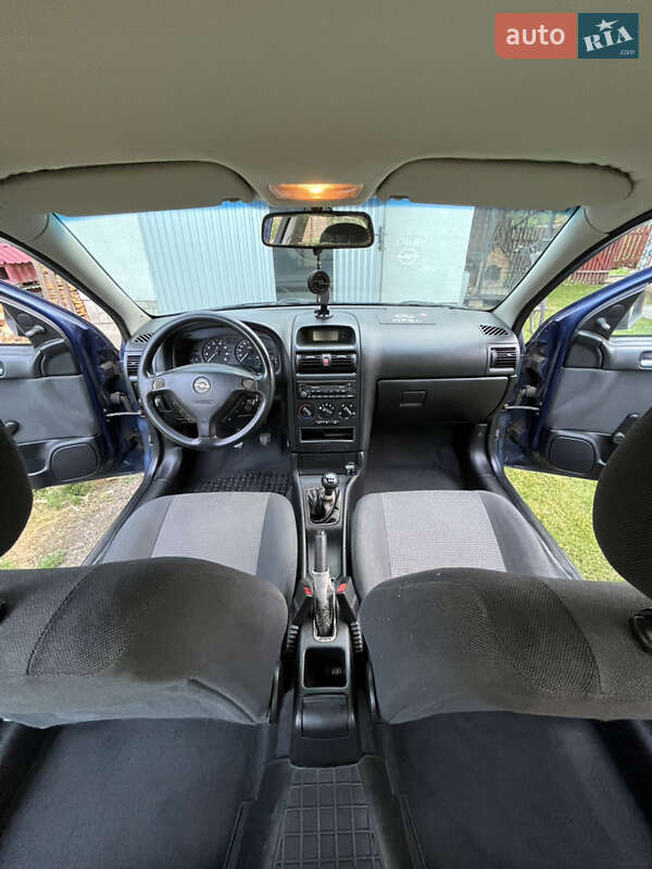 Седан Opel Astra 2005 в Коломые