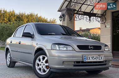 Седан Opel Astra 2008 в Дунаевцах