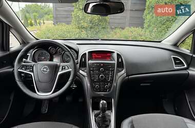 Хетчбек Opel Astra 2014 в 