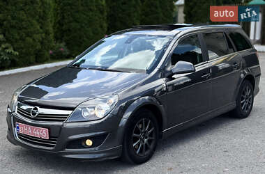 Универсал Opel Astra 2010 в Дубно