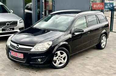Универсал Opel Astra 2010 в Ровно