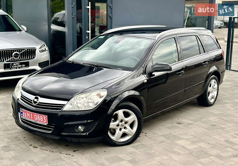 Opel Astra 2010