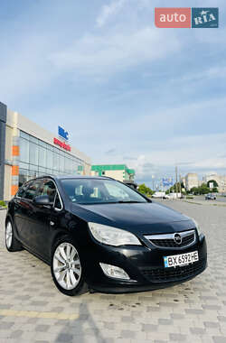 Универсал Opel Astra 2010 в Хмельницком