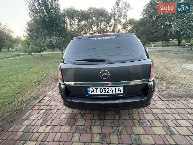 Универсал Opel Astra 2011 в Киеве