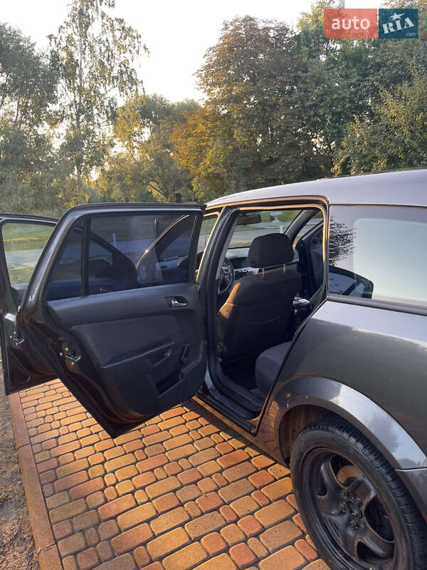 Универсал Opel Astra 2011 в Киеве