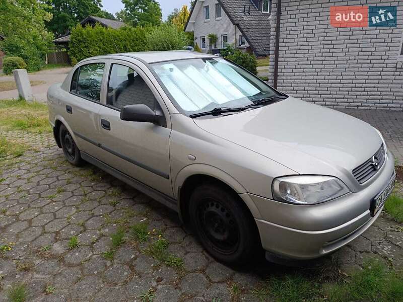 Седан Opel Astra 2007 в Дубні