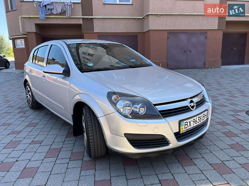 Хетчбек Opel Astra 2006 в Івано-Франківську