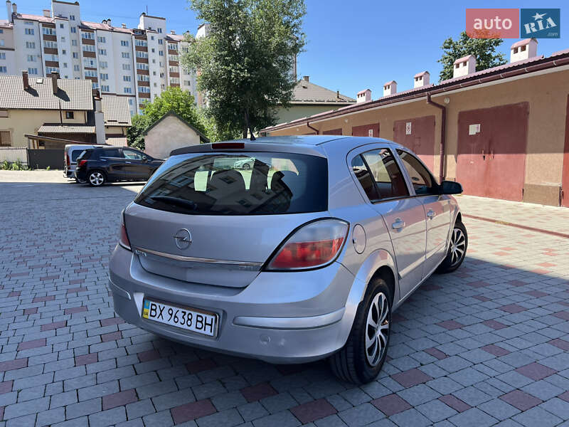 Хетчбек Opel Astra 2006 в Івано-Франківську