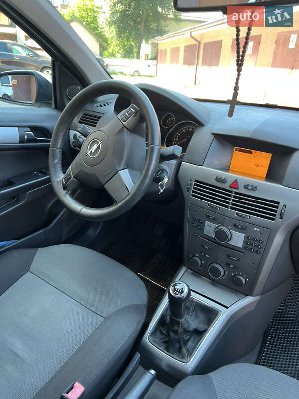 Хетчбек Opel Astra 2006 в Івано-Франківську