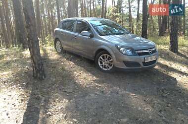 Хетчбек Opel Astra 2006 в Петрівці-Роменській