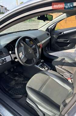 Универсал Opel Astra 2006 в 