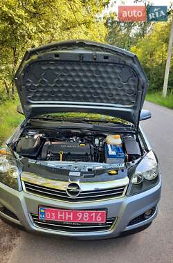 Универсал Opel Astra 2010 в 