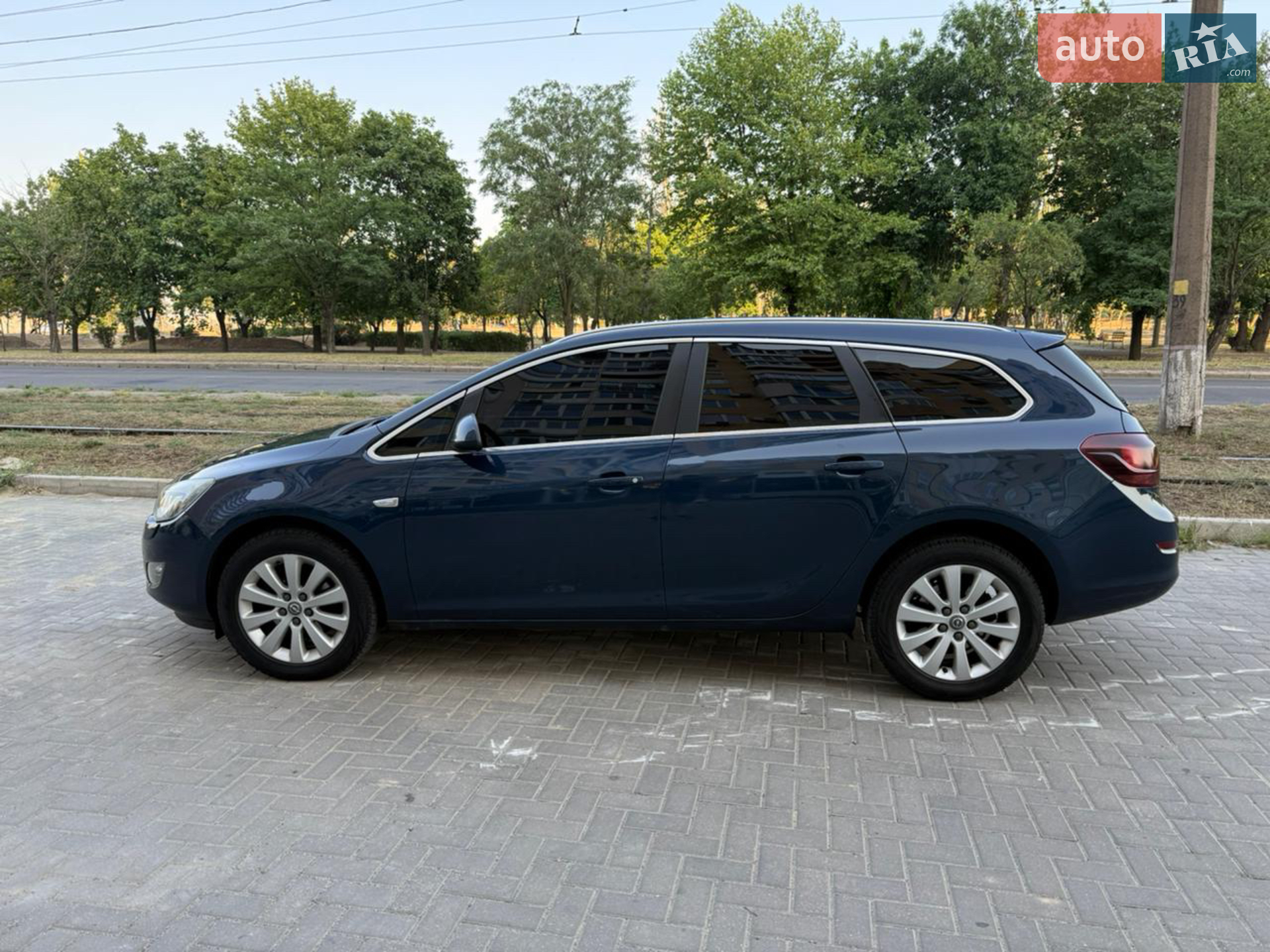 2010 Opel Astra - мініатюра 2