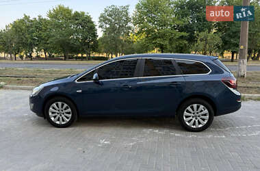 Универсал Opel Astra 2010 в 