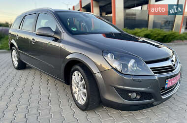 Универсал Opel Astra 2010 в 