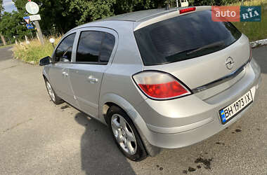 Хэтчбек Opel Astra 2007 в 