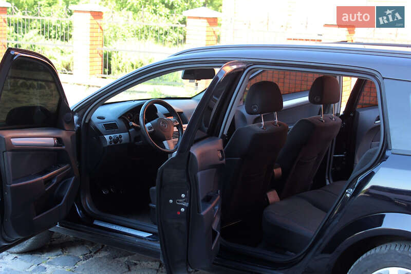 Универсал Opel Astra 2008 в Кременце