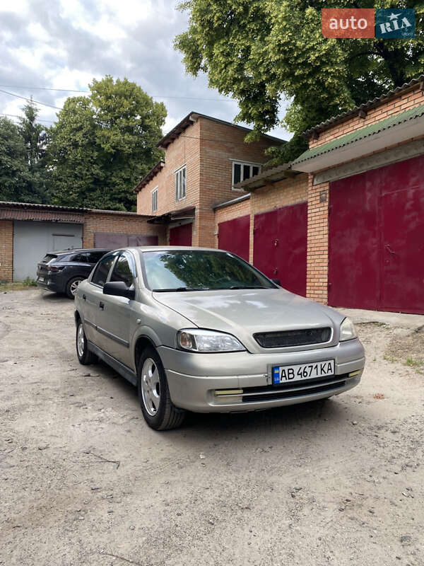 Седан Opel Astra 2006 в Виннице