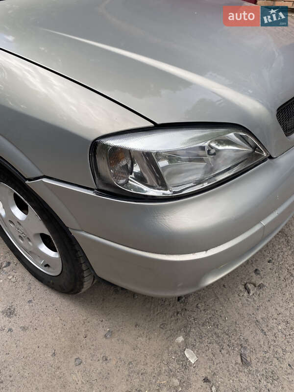 Седан Opel Astra 2006 в Виннице