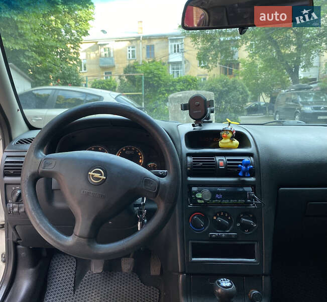 Седан Opel Astra 2006 в Виннице