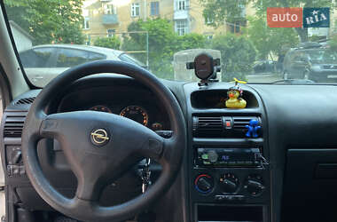 Седан Opel Astra 2006 в 