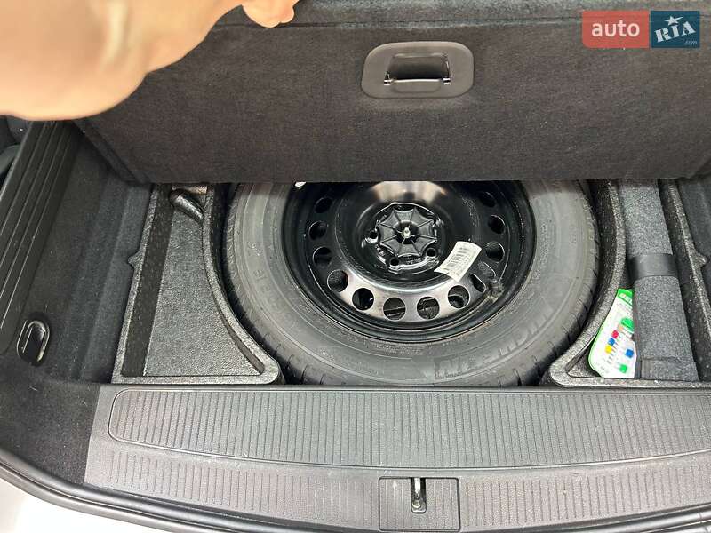 Універсал Opel Astra 2011 в Тернополі