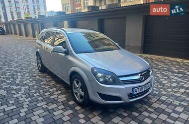Універсал Opel Astra 2010 в Івано-Франківську