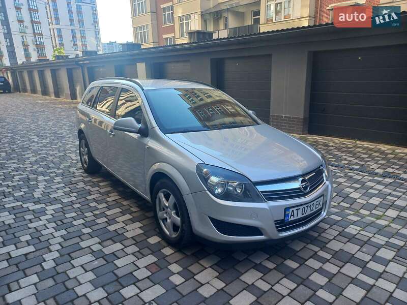 Opel Astra 2010