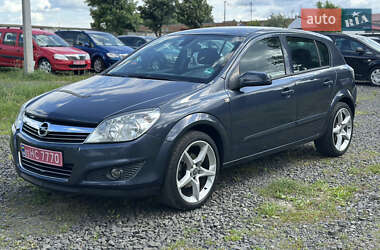 Хэтчбек Opel Astra 2008 в Луцке