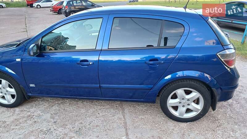 Хэтчбек Opel Astra 2007 в Чернигове