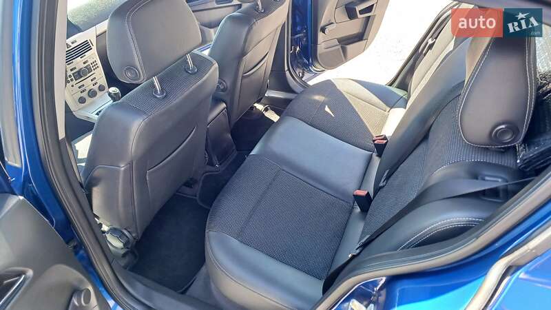 Хэтчбек Opel Astra 2007 в Чернигове