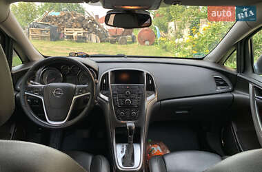 Универсал Opel Astra 2012 в 