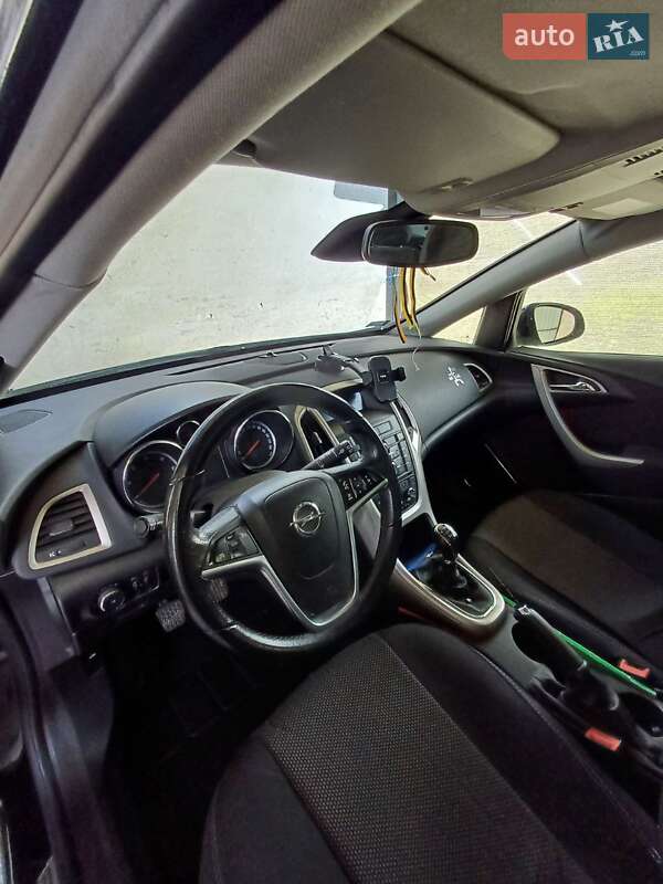 Хэтчбек Opel Astra 2011 в Киеве