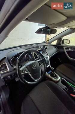 Хэтчбек Opel Astra 2011 в 