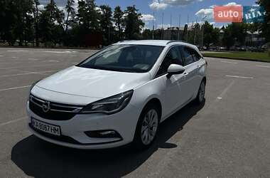 Універсал Opel Astra 2016 в Києві
