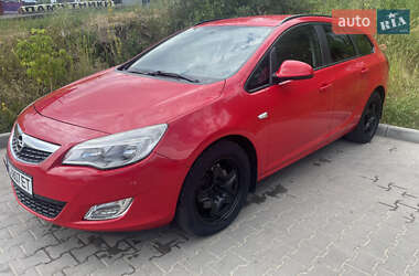Універсал Opel Astra 2011 в Львові