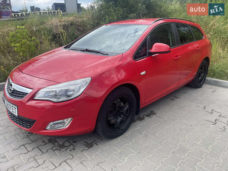 Opel Astra 2011