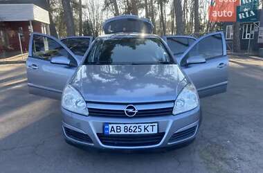 Хэтчбек Opel Astra 2004 в 