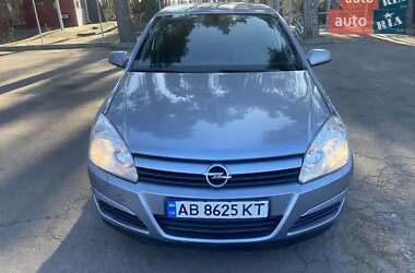 Хэтчбек Opel Astra 2004 в 
