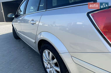 Универсал Opel Astra 2004 в 