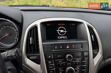 Универсал Opel Astra 2012 в 