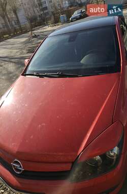 Купе Opel Astra 2007 в 