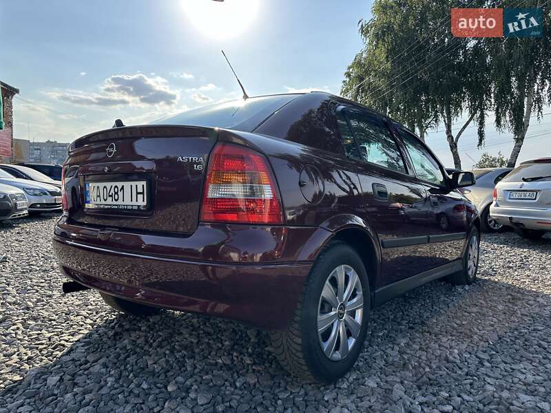 Хэтчбек Opel Astra 2004 в Смеле