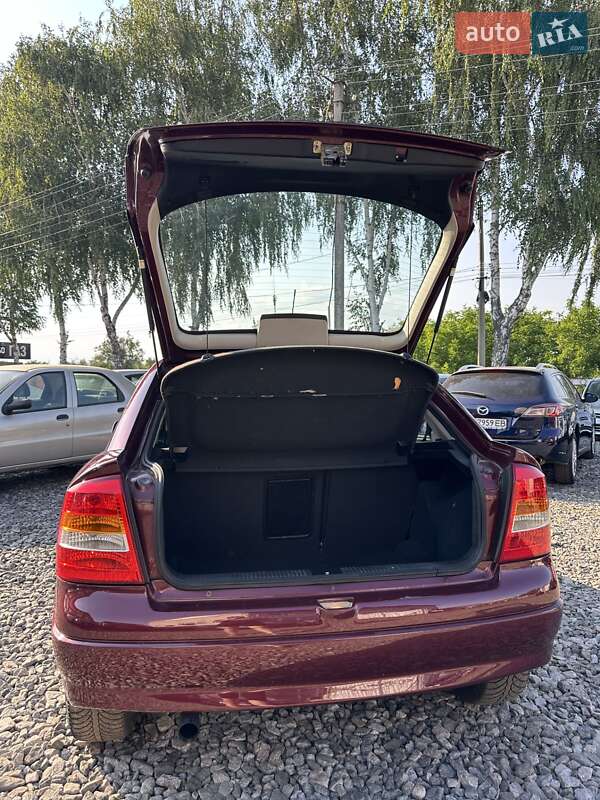 Хэтчбек Opel Astra 2004 в Смеле
