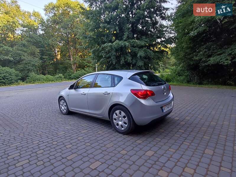 Хэтчбек Opel Astra 2010 в Коломые